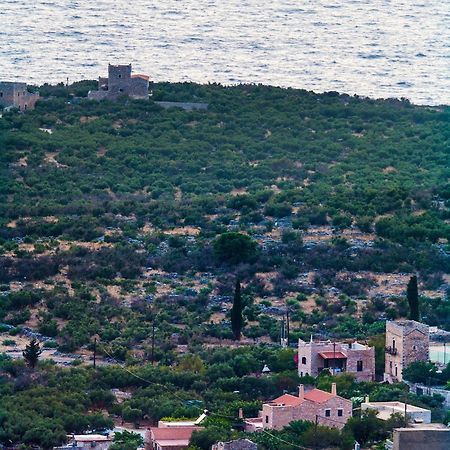 Guesthouse Toxotis Pyrgos Dirou Exterior photo