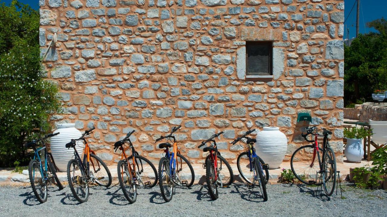 Guesthouse Toxotis Pyrgos Dirou Exterior photo