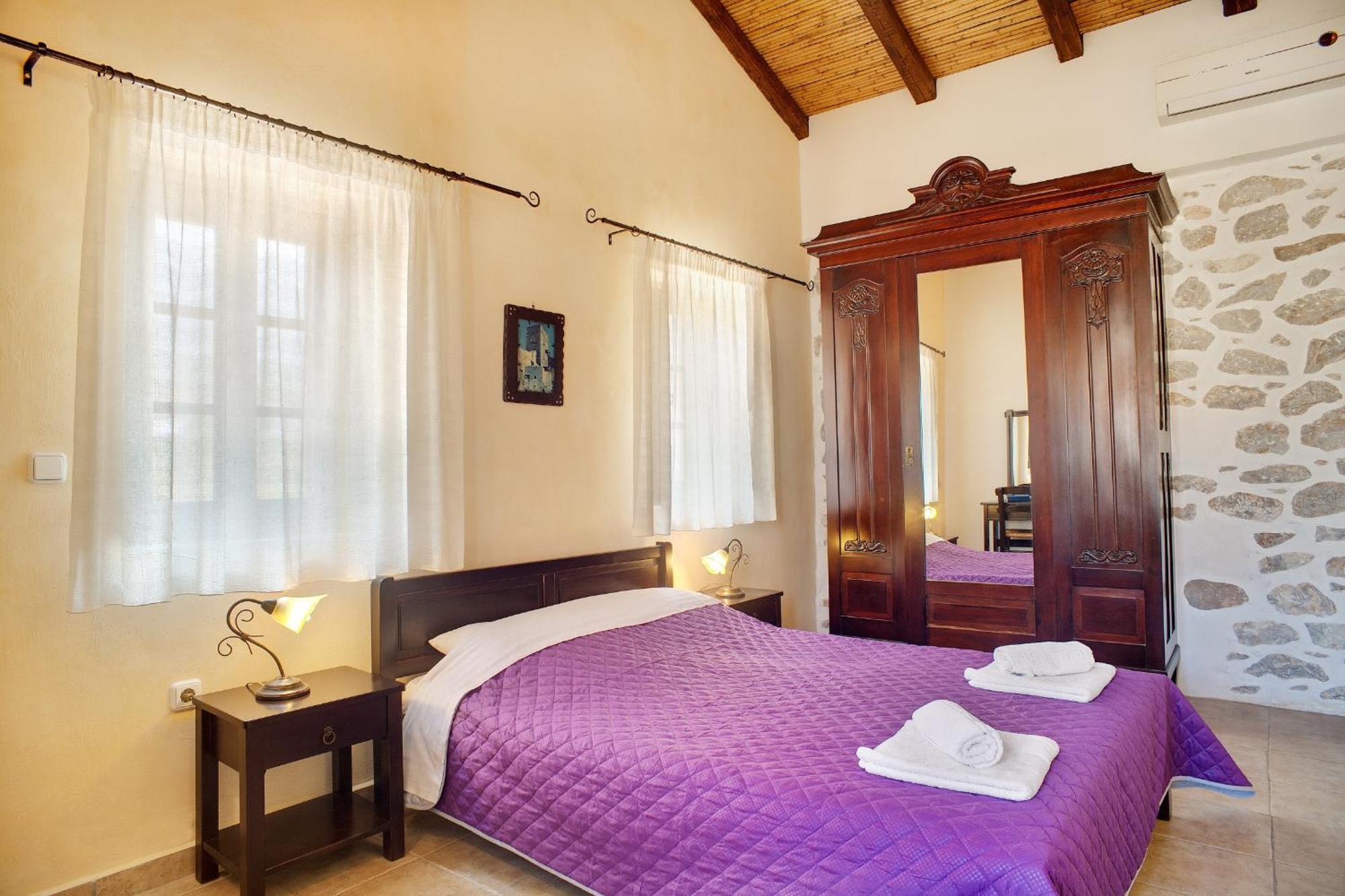 Guesthouse Toxotis Pyrgos Dirou Exterior photo