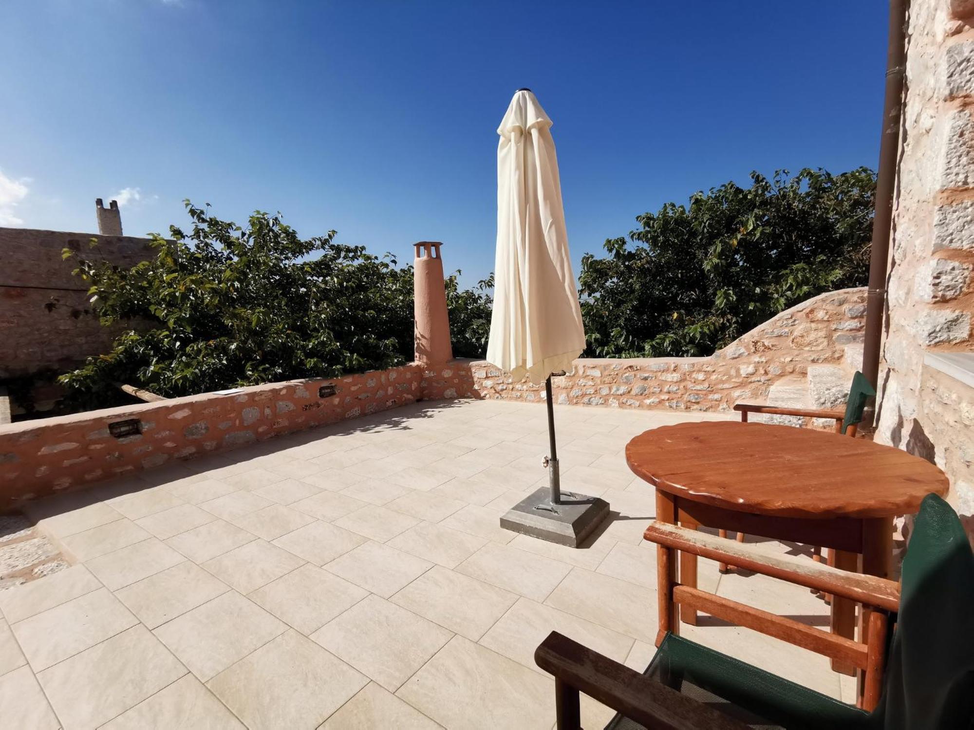 Guesthouse Toxotis Pyrgos Dirou Exterior photo