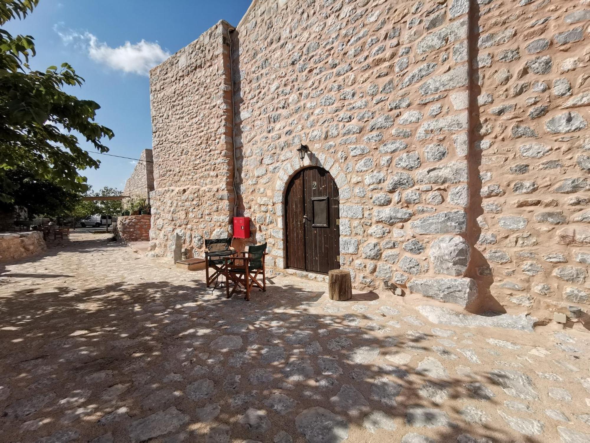 Guesthouse Toxotis Pyrgos Dirou Exterior photo