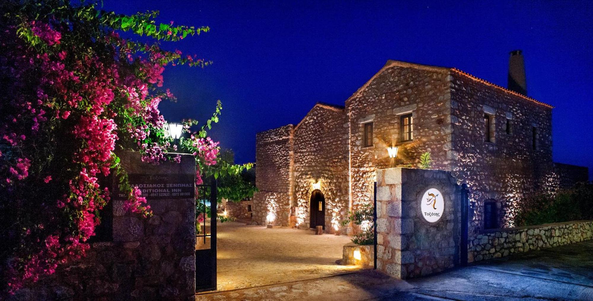 Guesthouse Toxotis Pyrgos Dirou Exterior photo